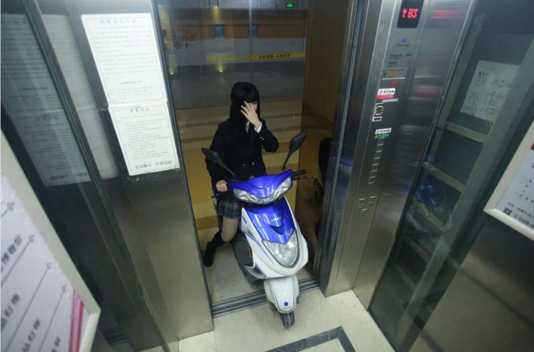 电动车进，电梯就停 广州越秀全区推行电梯智能监控系统